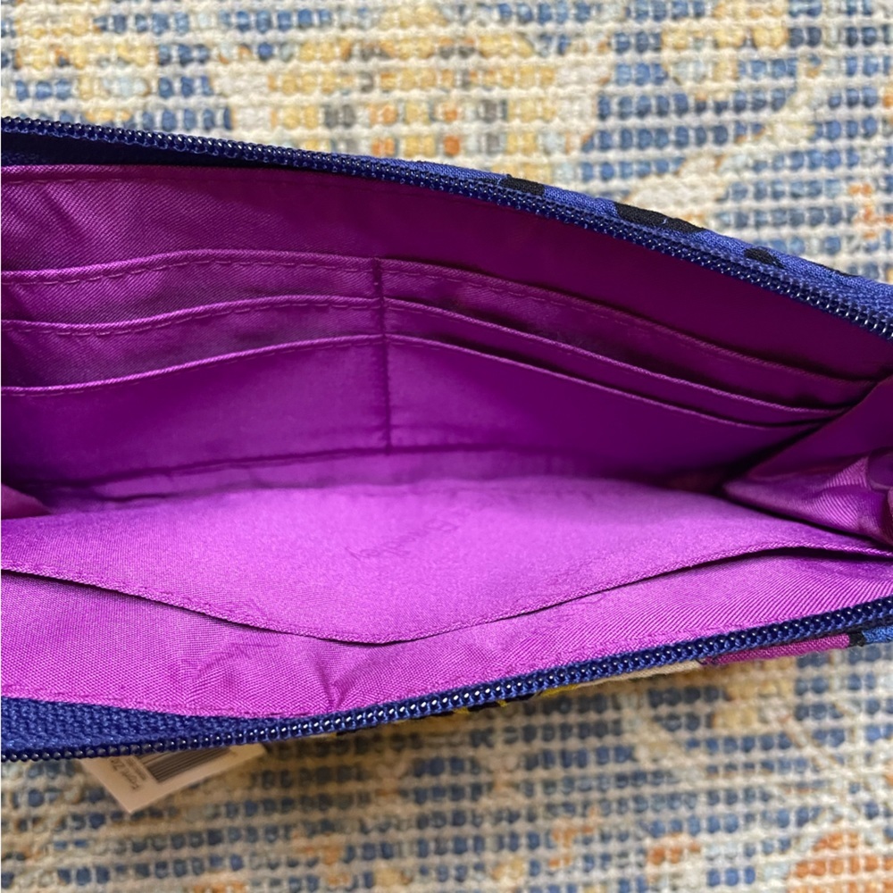 NWT Vera Bradley African Violet Front Zip Wristlet - Picture 3 of 6